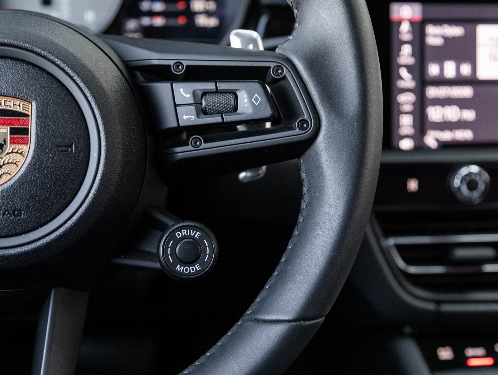 2025 Porsche Macan Macan S