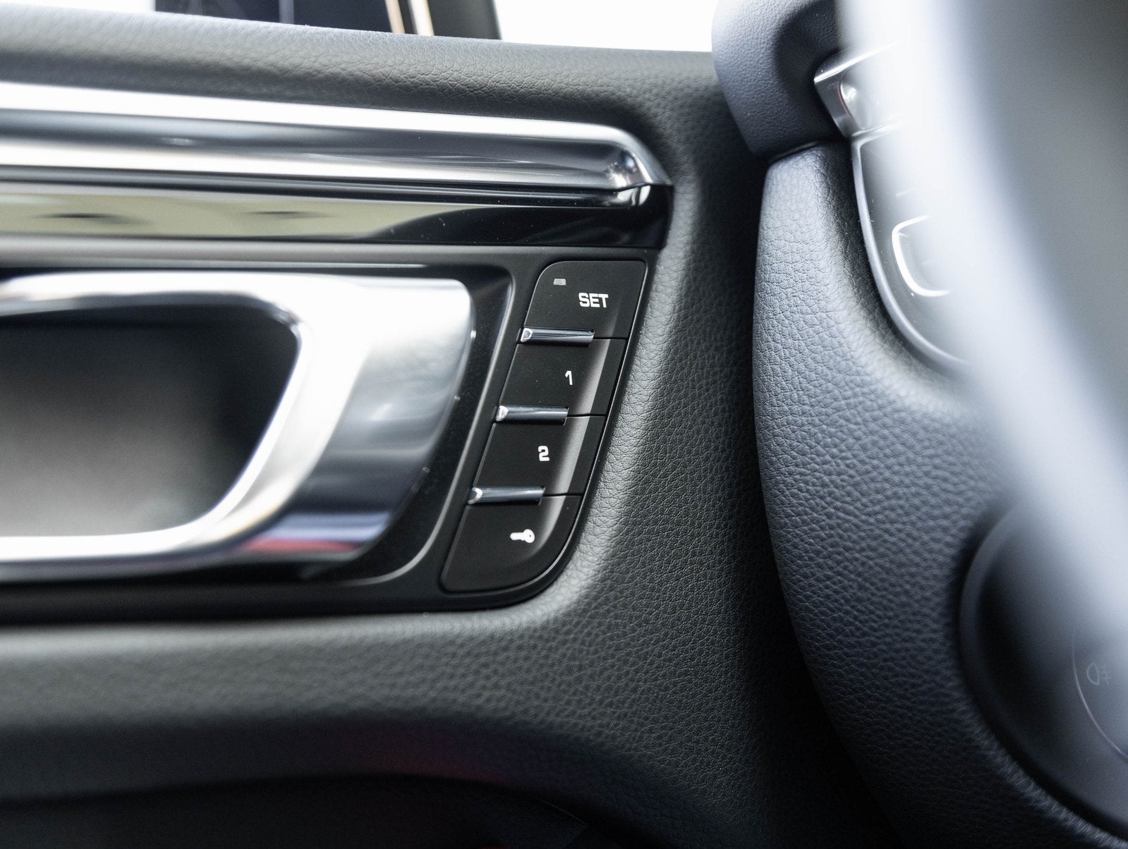 2025 Porsche Macan Macan S