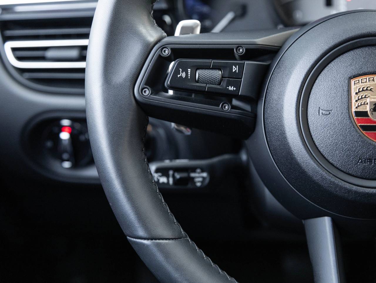 2025 Porsche Macan Macan S