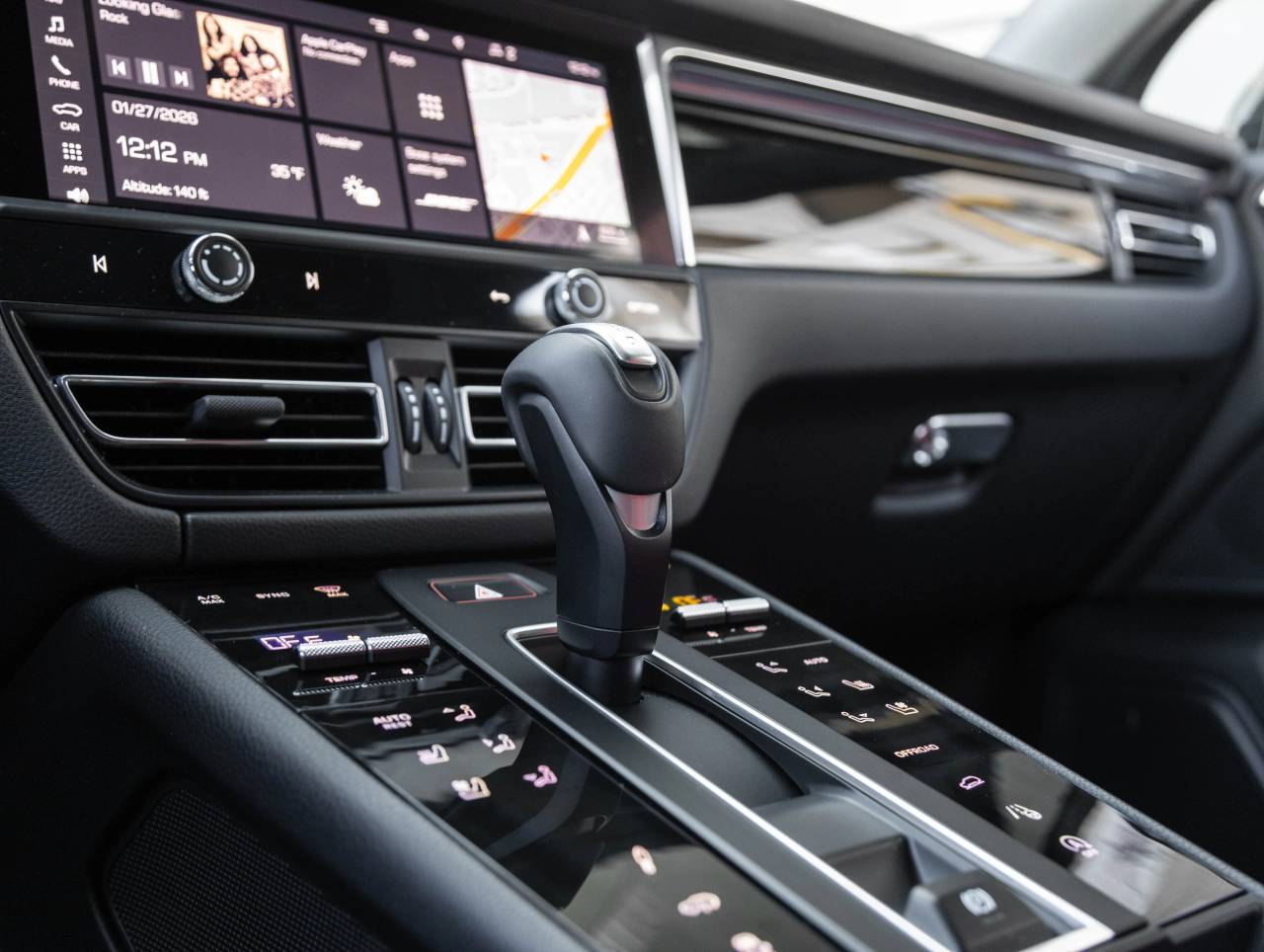 2025 Porsche Macan Macan S