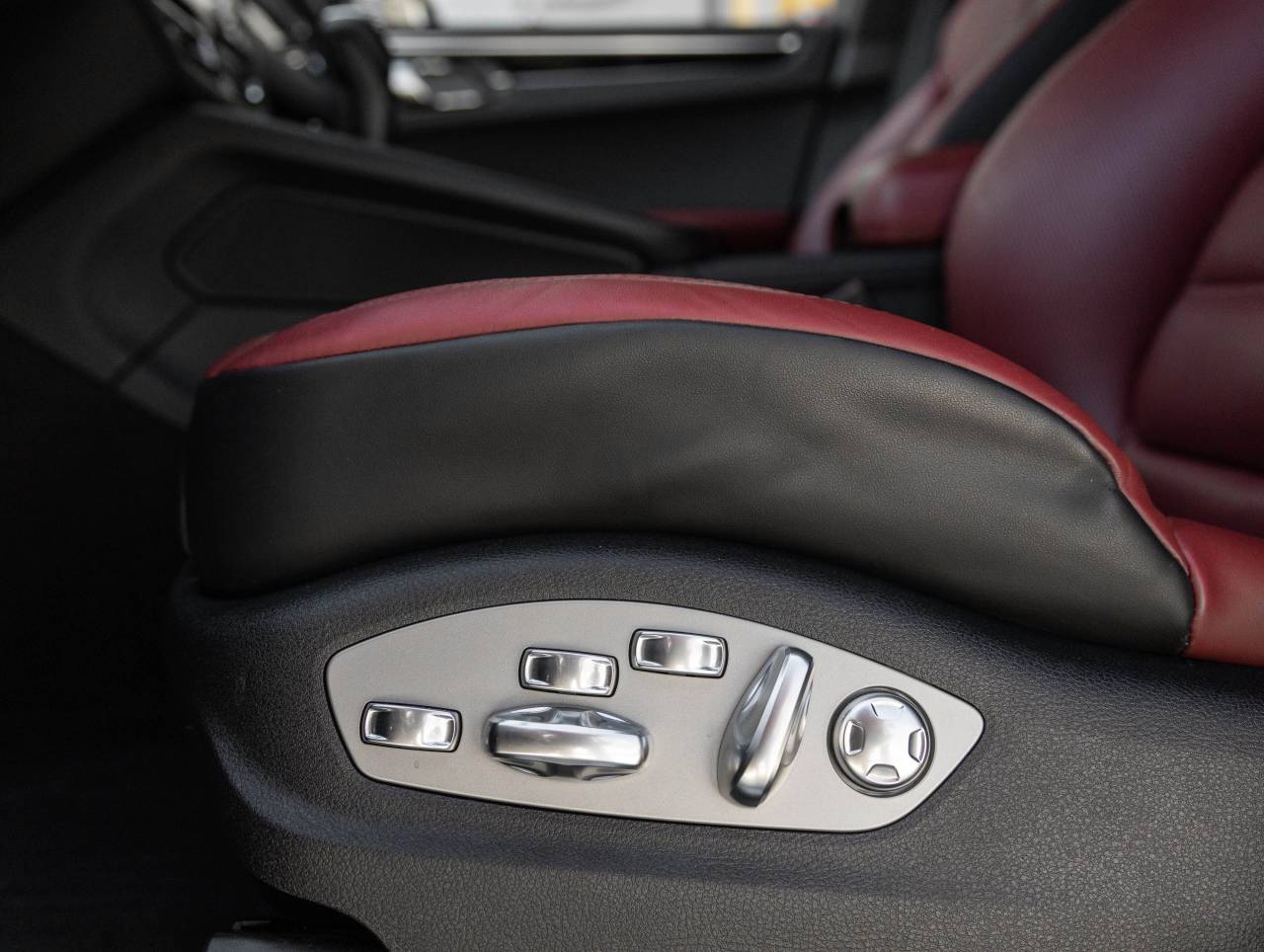 2025 Porsche Macan Macan S