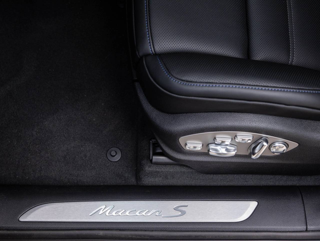 2026 Porsche Macan Macan S