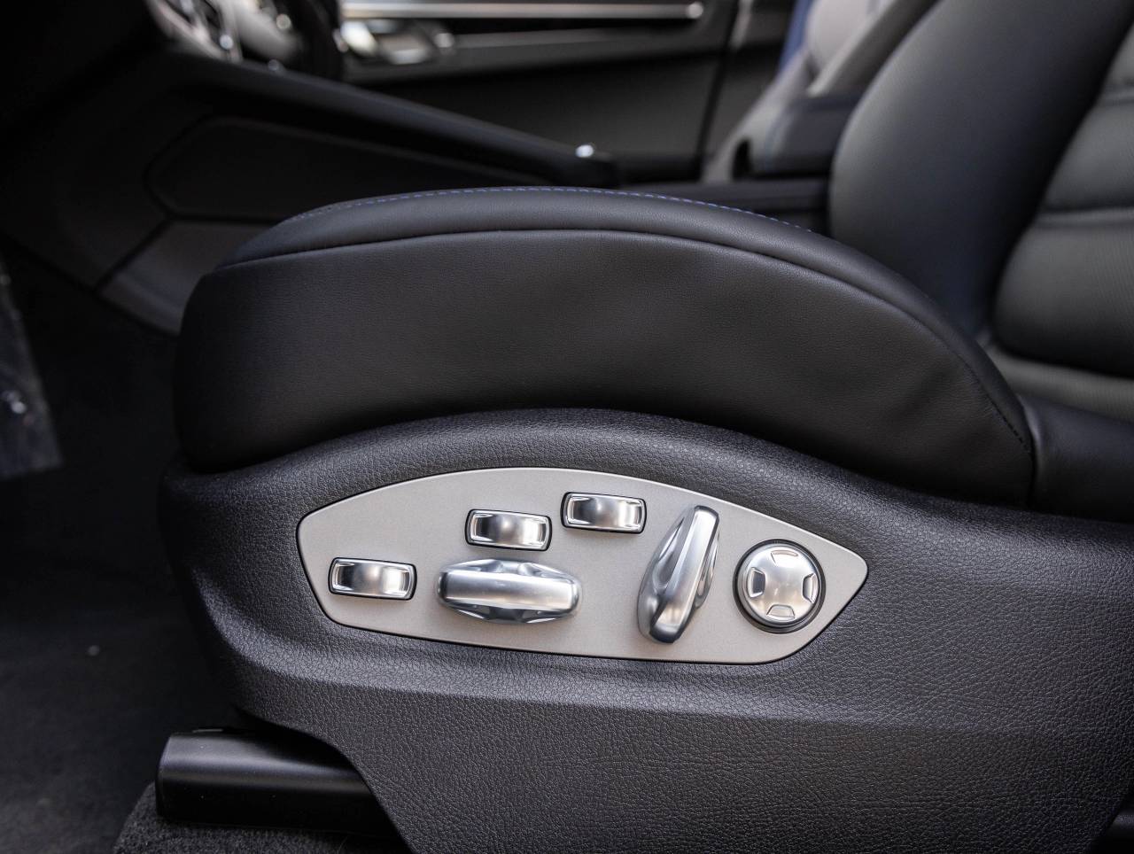 2026 Porsche Macan Macan S