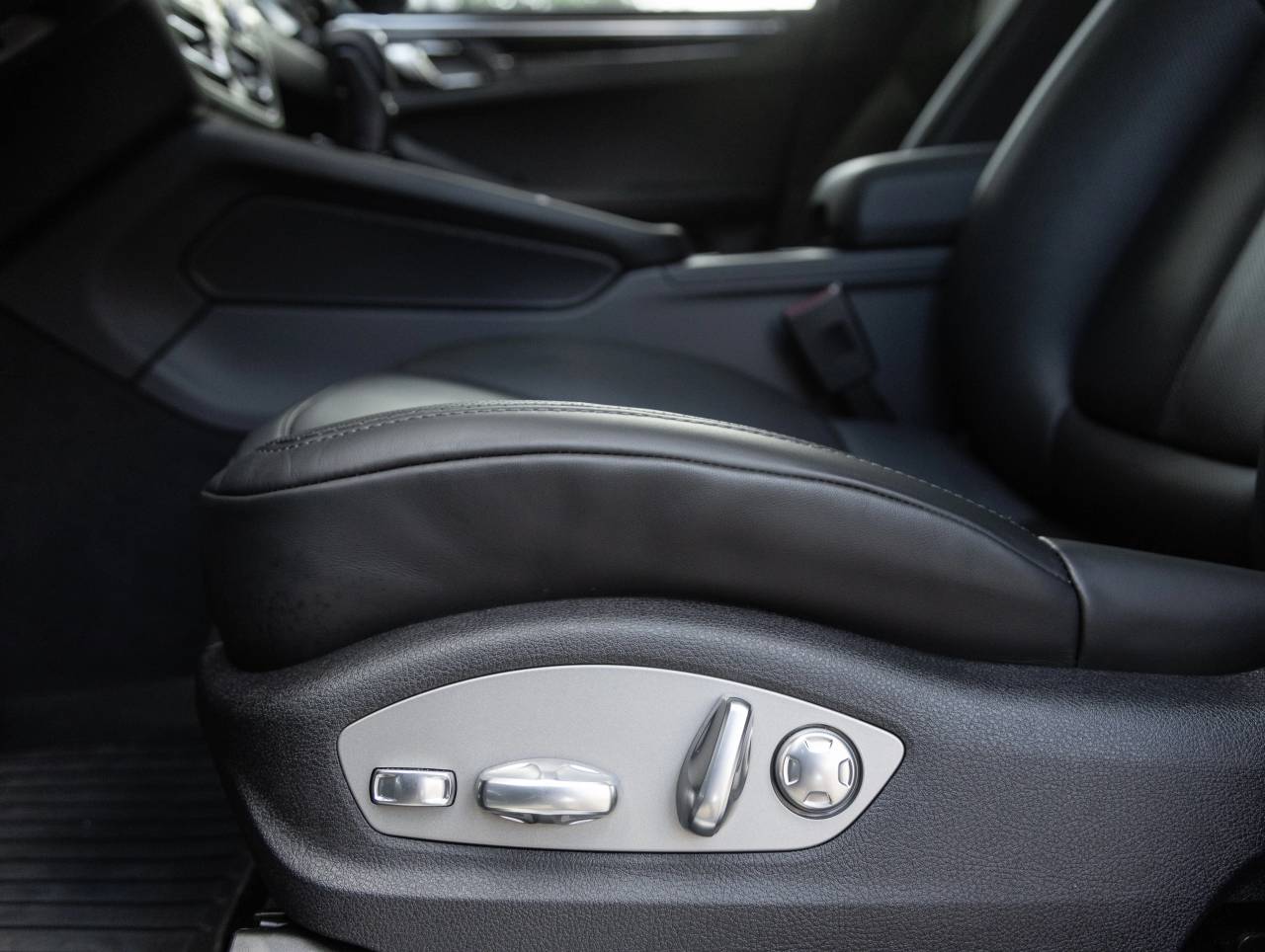 2026 Porsche Macan Macan S