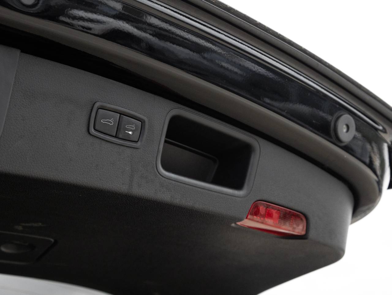 2023 Porsche Macan S