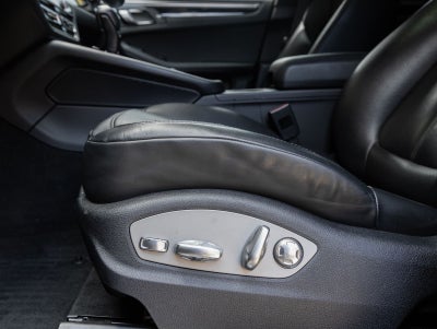 2023 Porsche Macan S