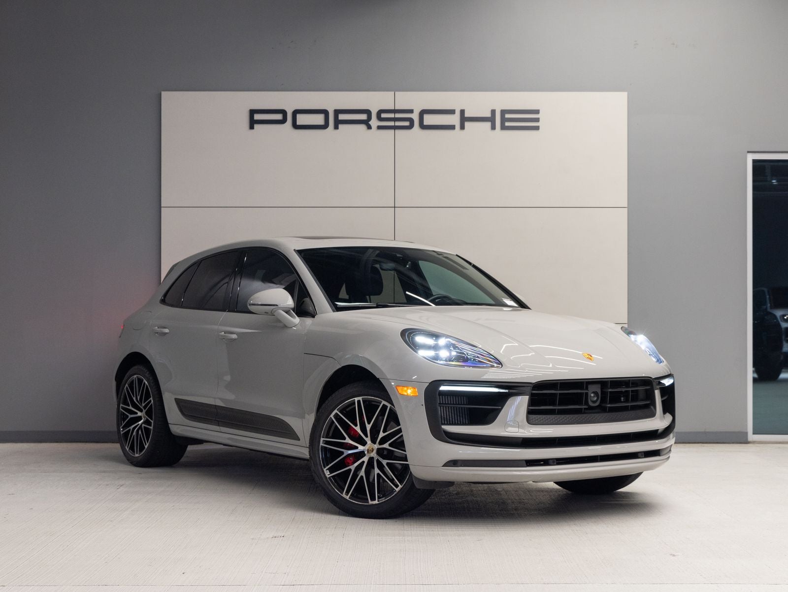 2023 Porsche Macan S