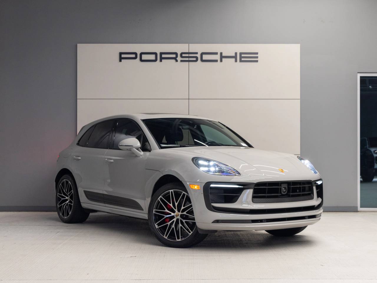 2023 Porsche Macan S