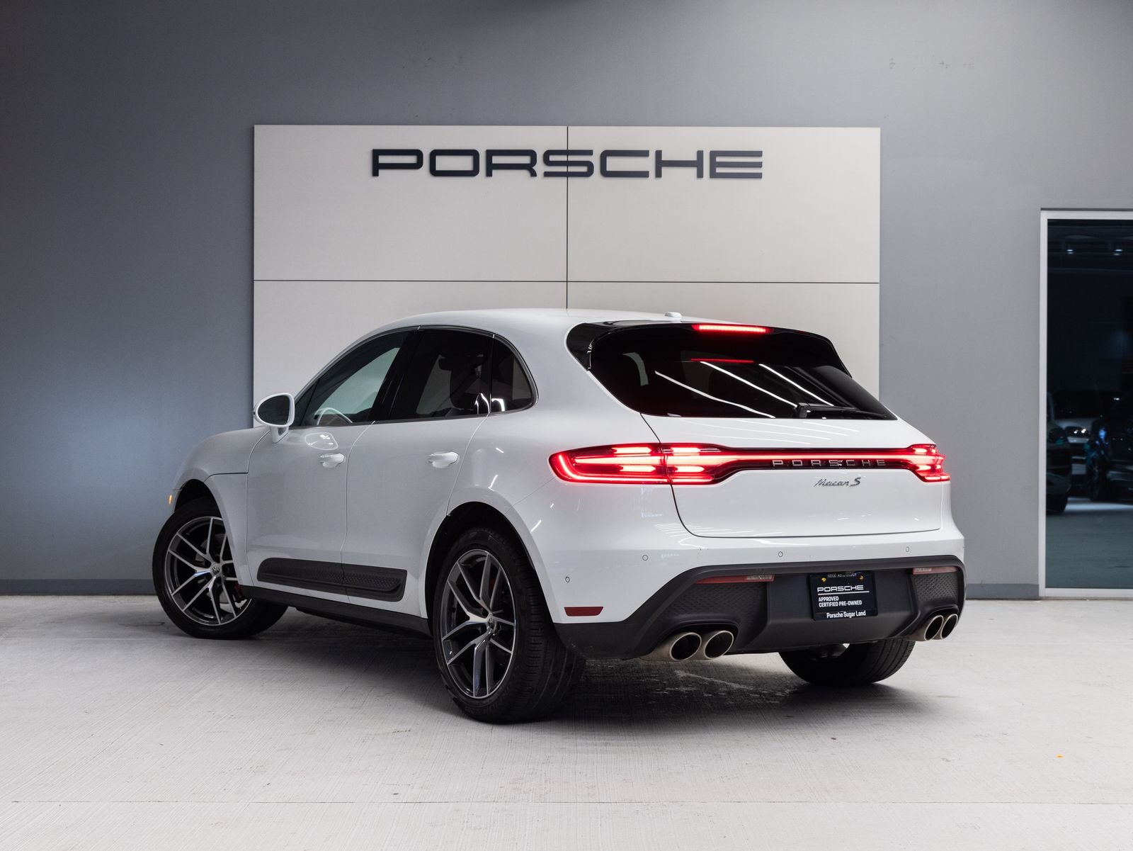 2023 Porsche Macan Macan S (MY23)