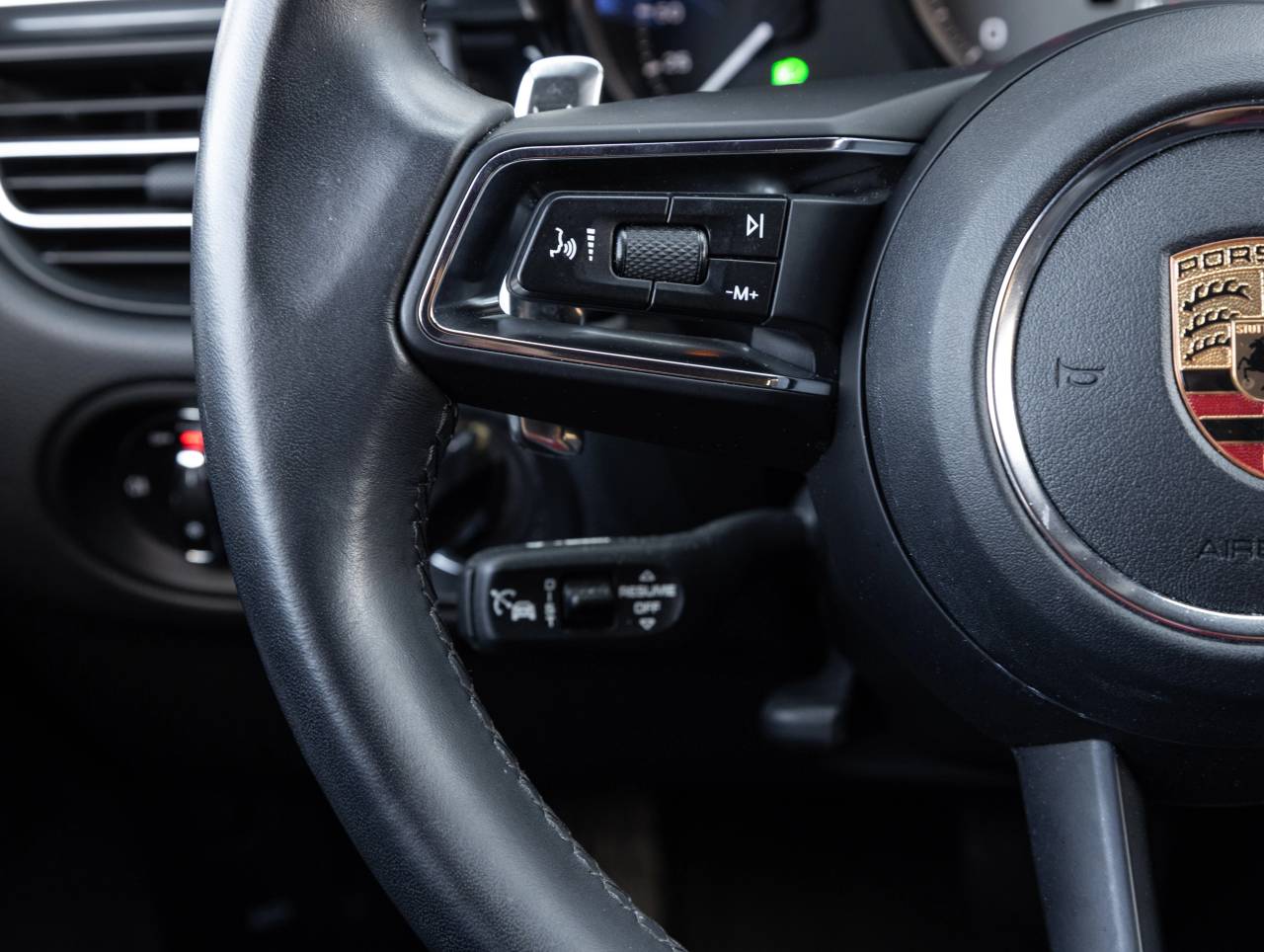 2023 Porsche Macan Macan S (MY23)