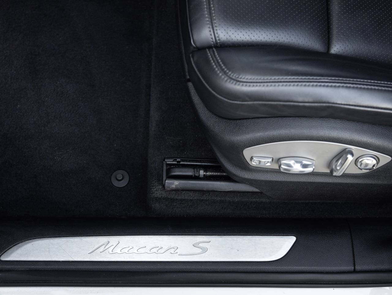 2023 Porsche Macan Macan S (MY23)