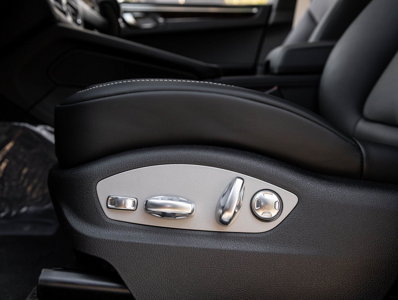 2026 Porsche Macan Macan S