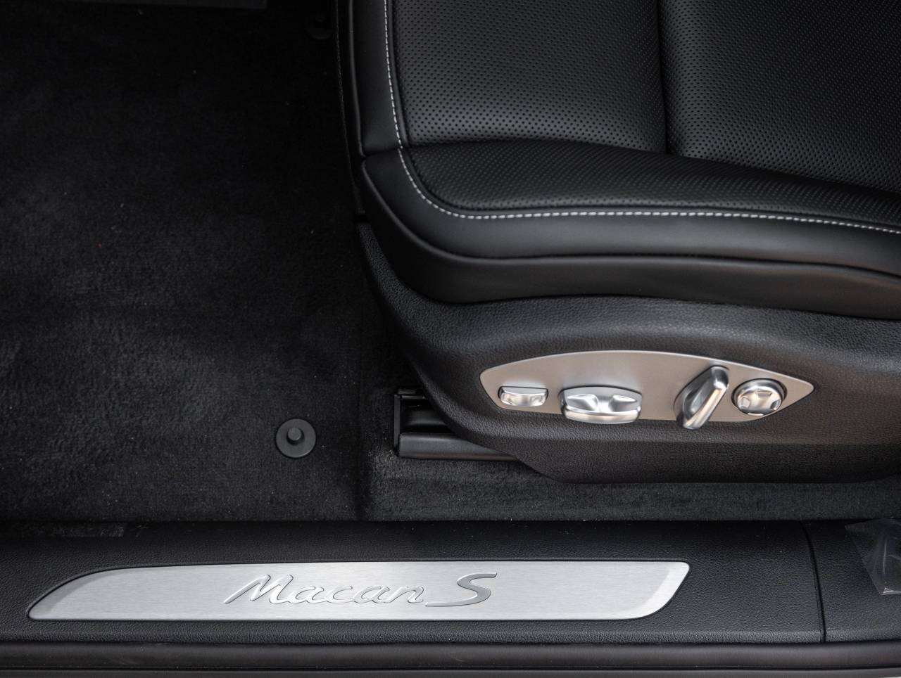 2026 Porsche Macan Macan S