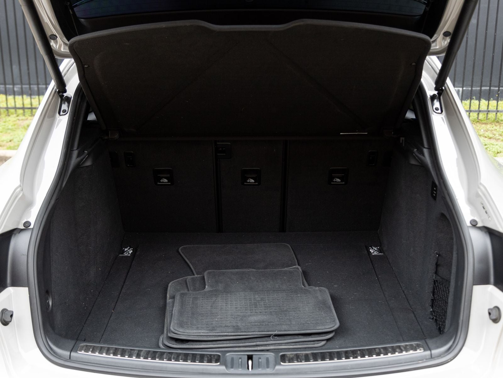 2023 Porsche Macan S