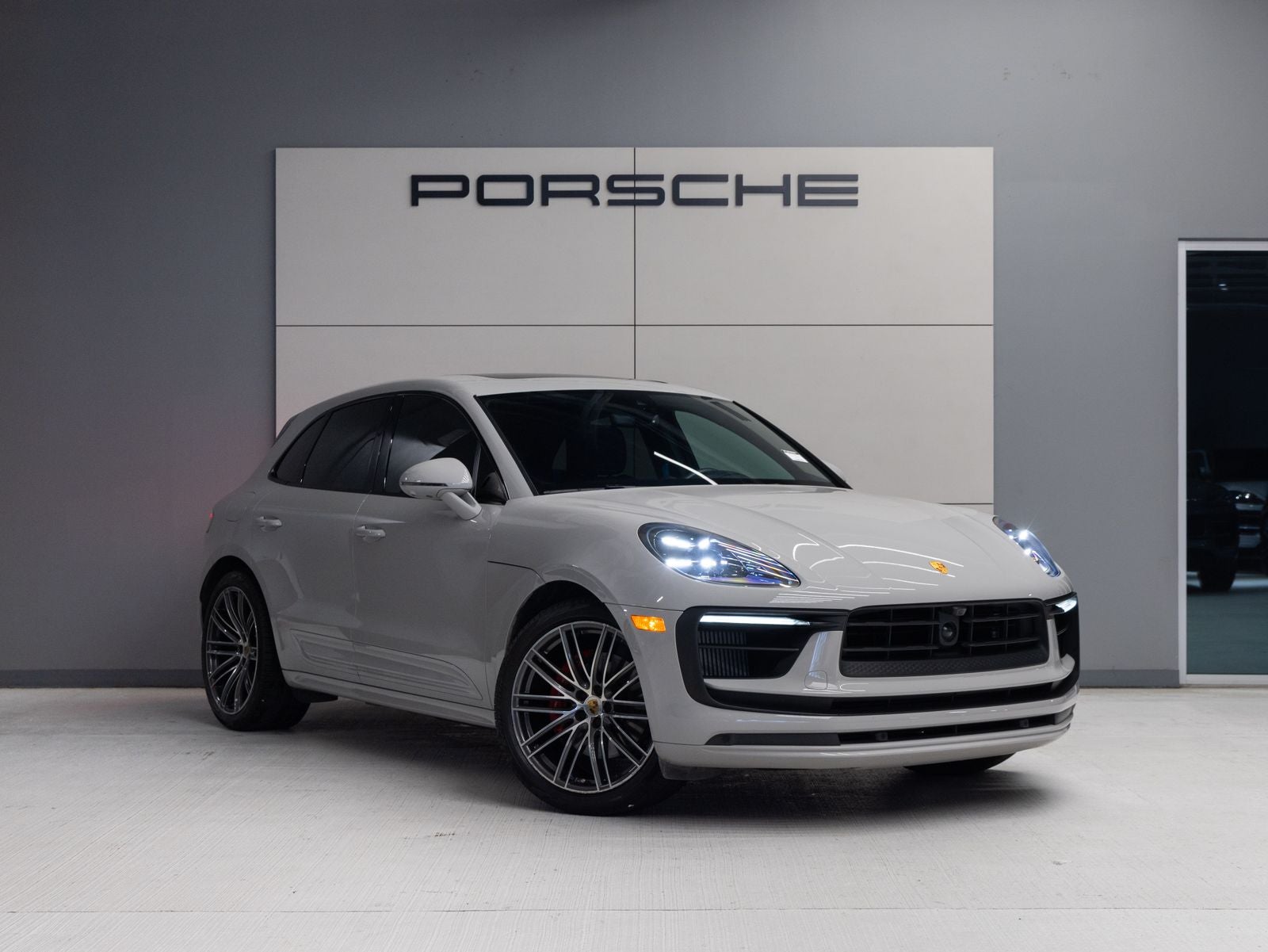 2023 Porsche Macan S