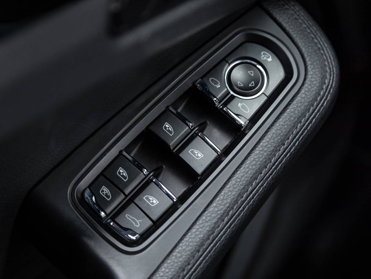 2023 Porsche Macan S