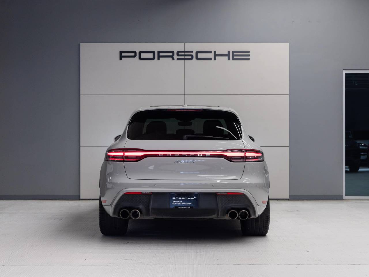 2023 Porsche Macan Macan S (MY23)