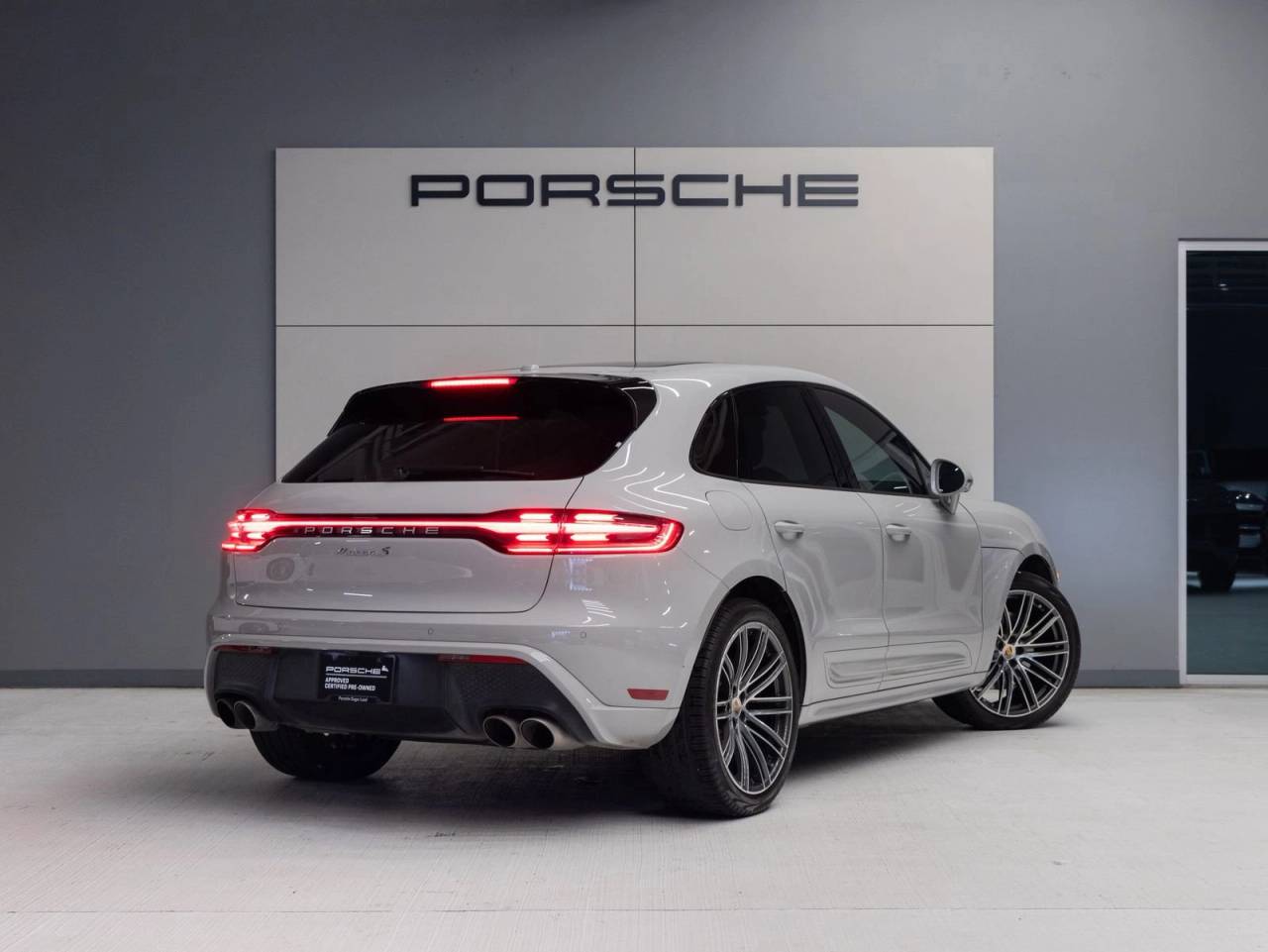 2023 Porsche Macan Macan S (MY23)