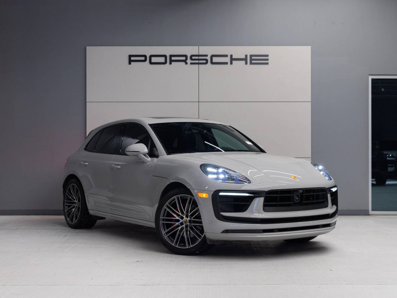 2023 Porsche Macan S