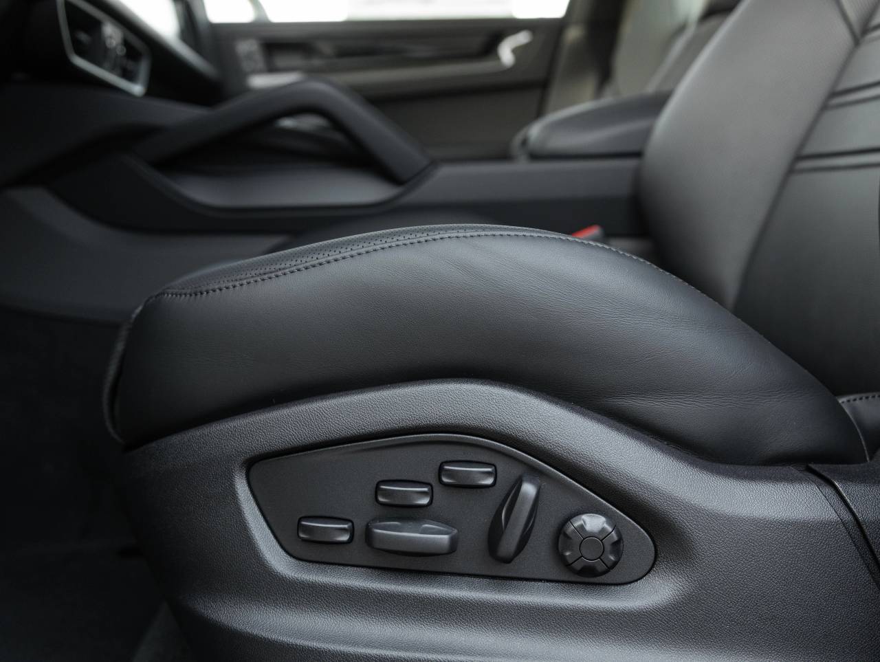 2026 Porsche Cayenne Cayenne GTS