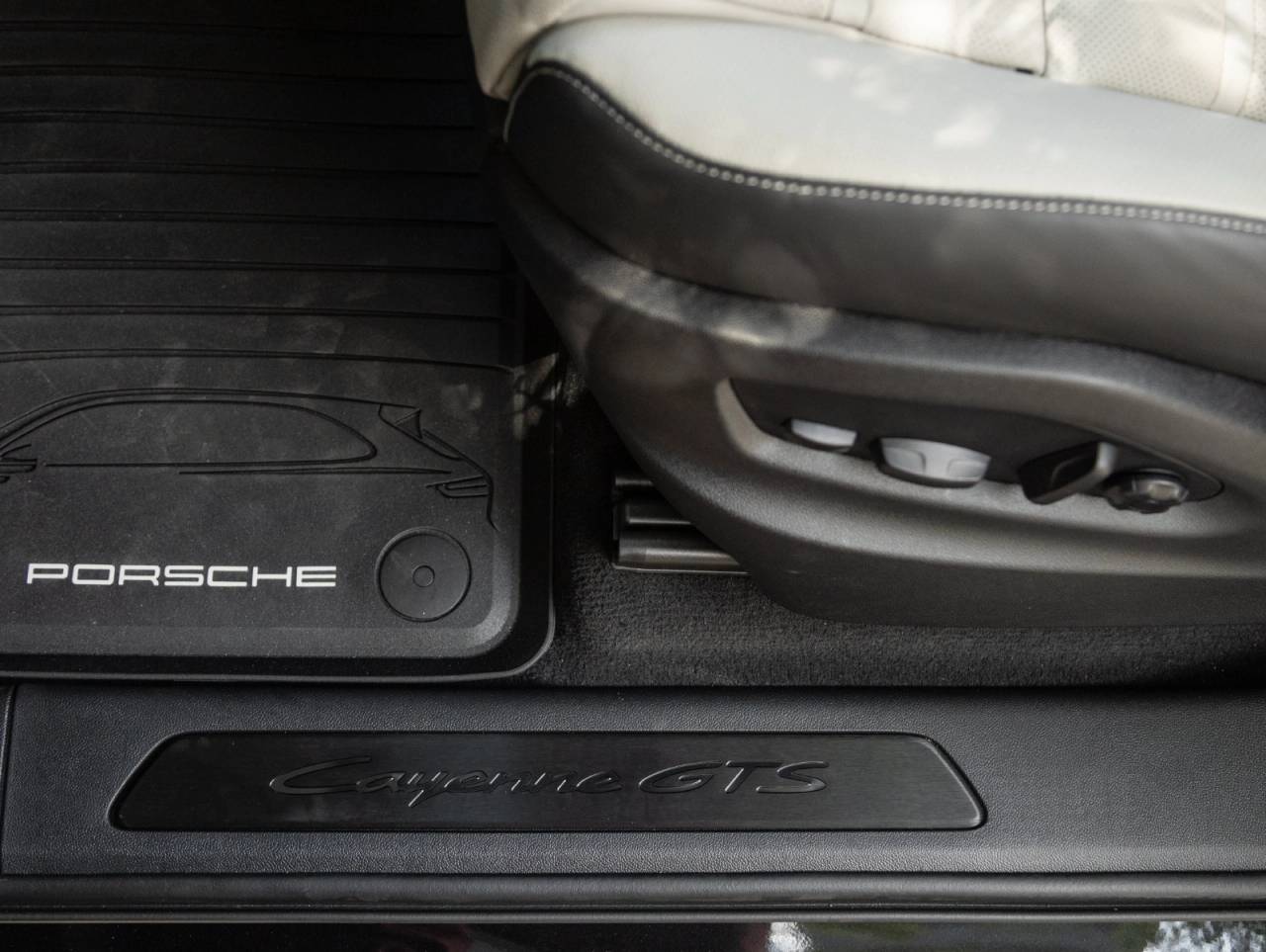 2026 Porsche Cayenne Cayenne GTS