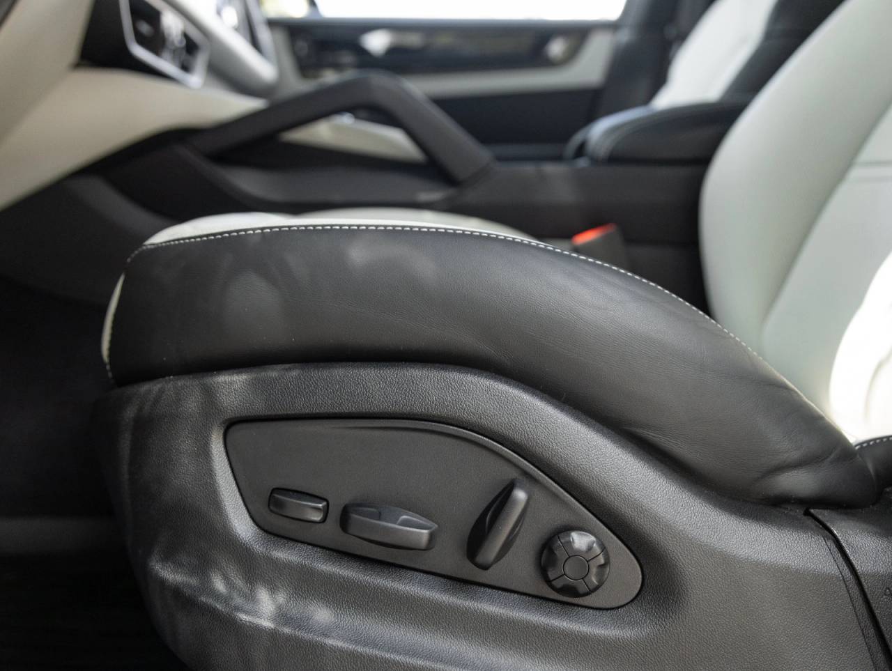 2026 Porsche Cayenne Cayenne GTS