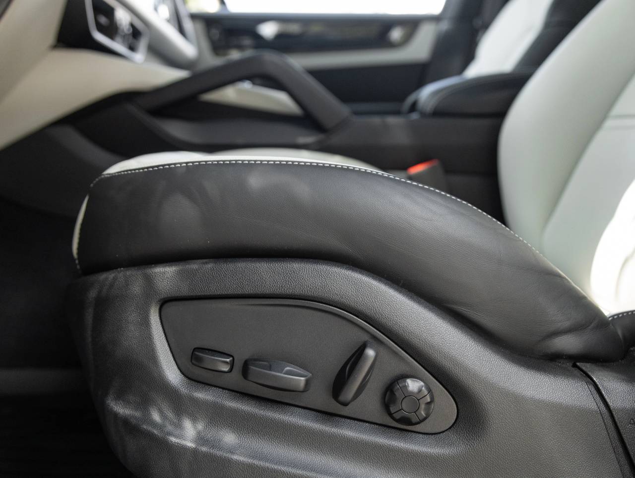 2026 Porsche Cayenne Cayenne GTS