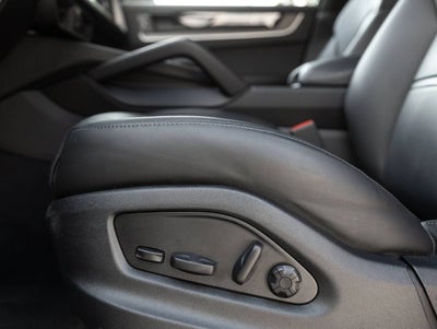2025 Porsche Cayenne Cayenne GTS