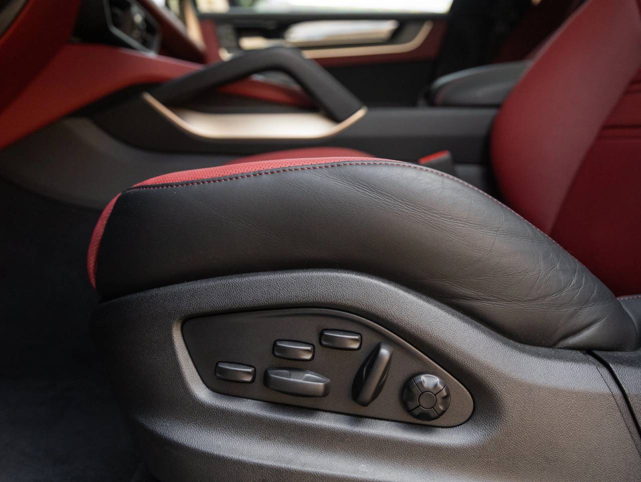 2026 Porsche Cayenne Cayenne GTS