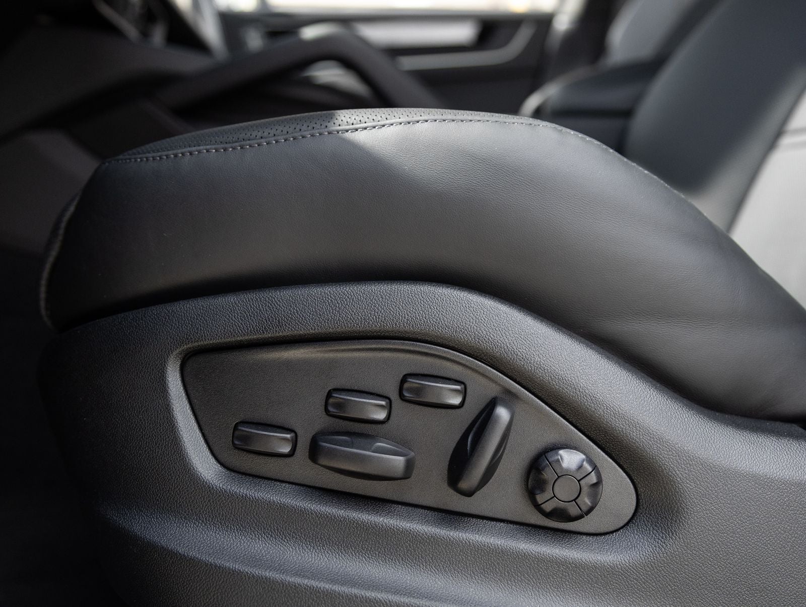 2026 Porsche Cayenne GTS
