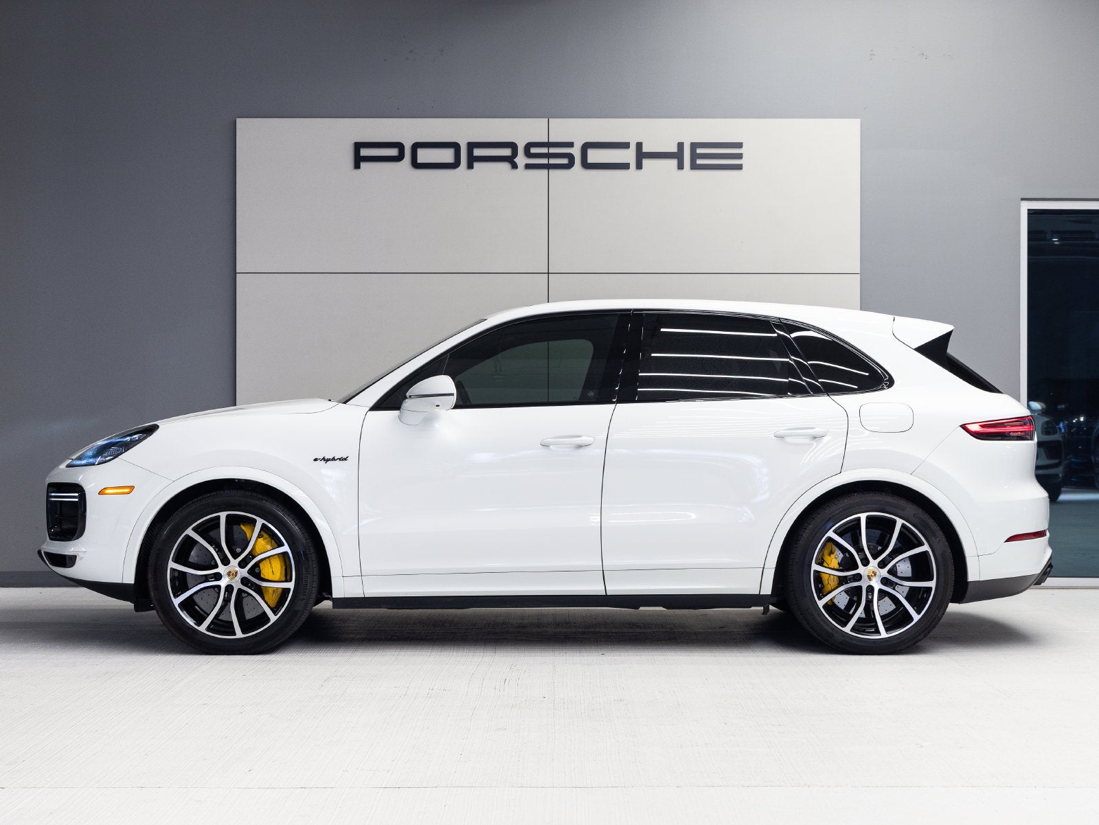 2020 Porsche Cayenne E-Hybrid Turbo S E-Hybrid