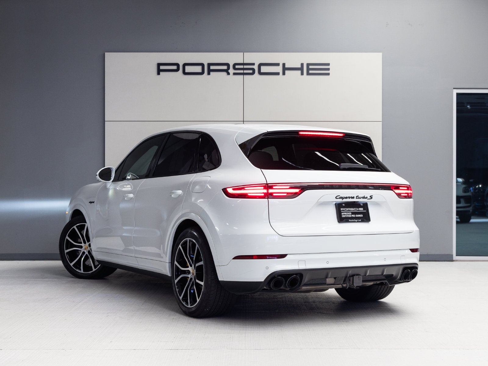 2020 Porsche Cayenne E-Hybrid Turbo S E-Hybrid