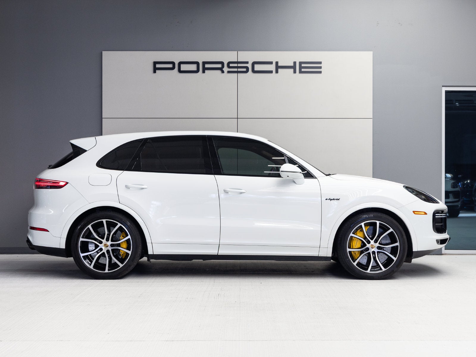 2020 Porsche Cayenne E-Hybrid Turbo S E-Hybrid