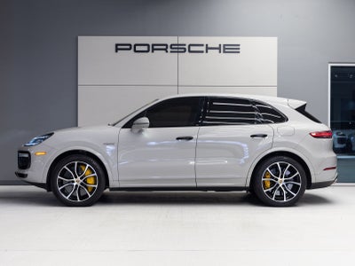 2022 Porsche Cayenne Cayenne Turbo S E-Hybrid