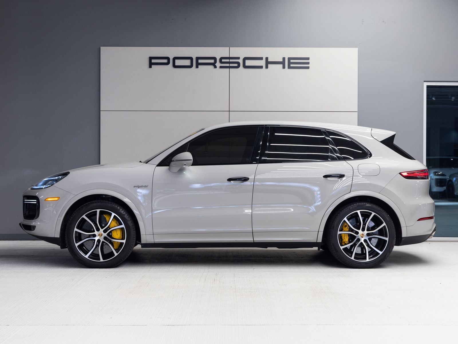 2022 Porsche Cayenne Cayenne Turbo S E-Hybrid