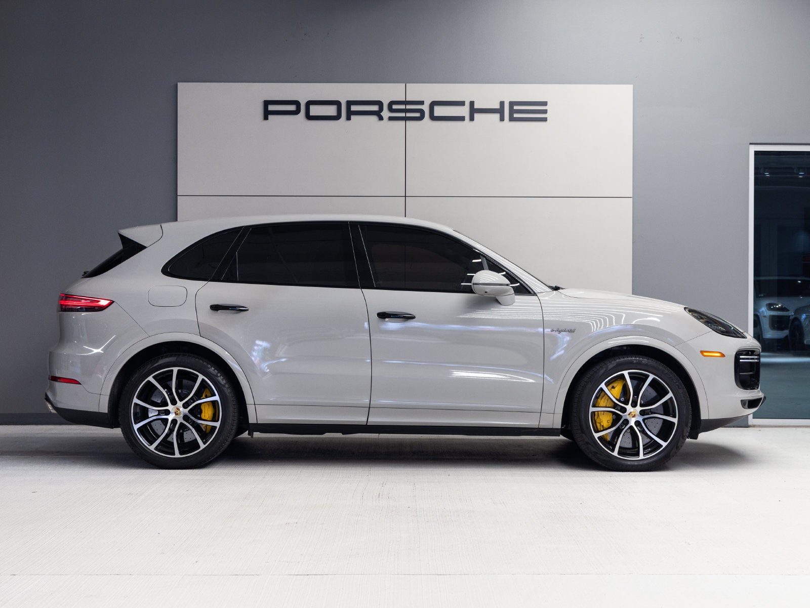 2022 Porsche Cayenne Cayenne Turbo S E-Hybrid