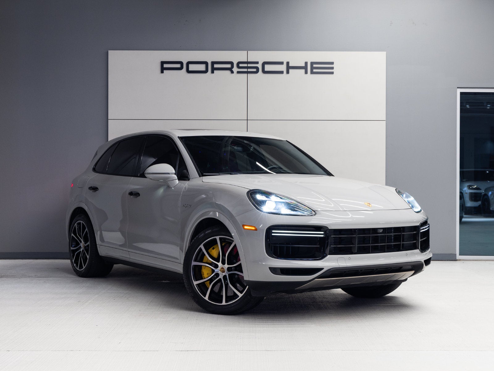 2022 Porsche Cayenne Cayenne Turbo S E-Hybrid