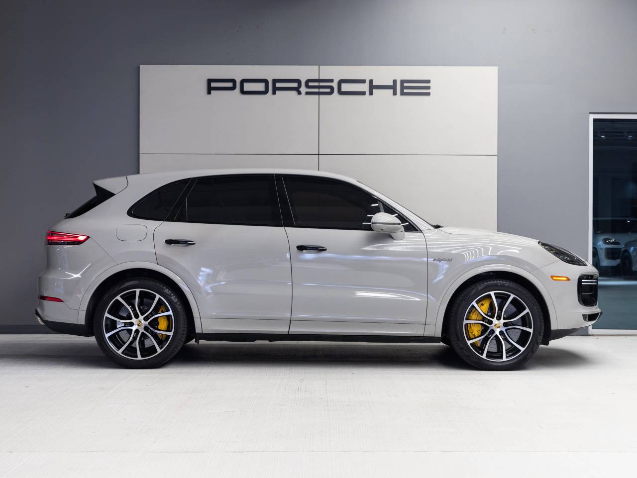 2022 Porsche Cayenne Cayenne Turbo S E-Hybrid