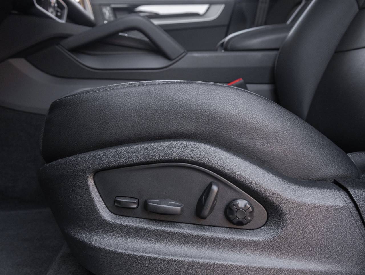 2024 Porsche Cayenne Cayenne S (MY24)