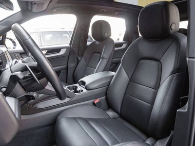 2024 Porsche Cayenne Cayenne S (MY24)