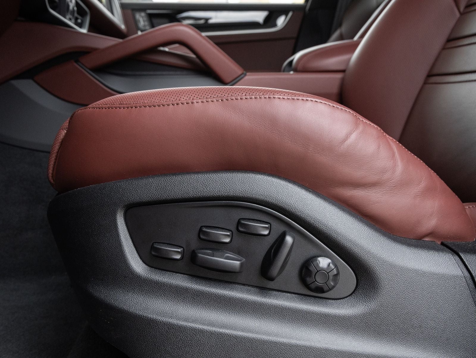 2025 Porsche Cayenne Turbo E-Hybrid