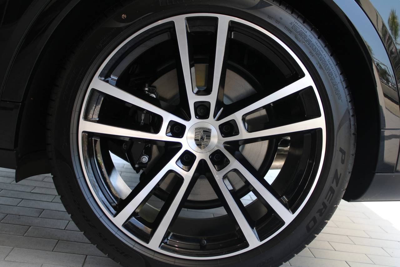 2025 Porsche Cayenne Turbo E-Hybrid