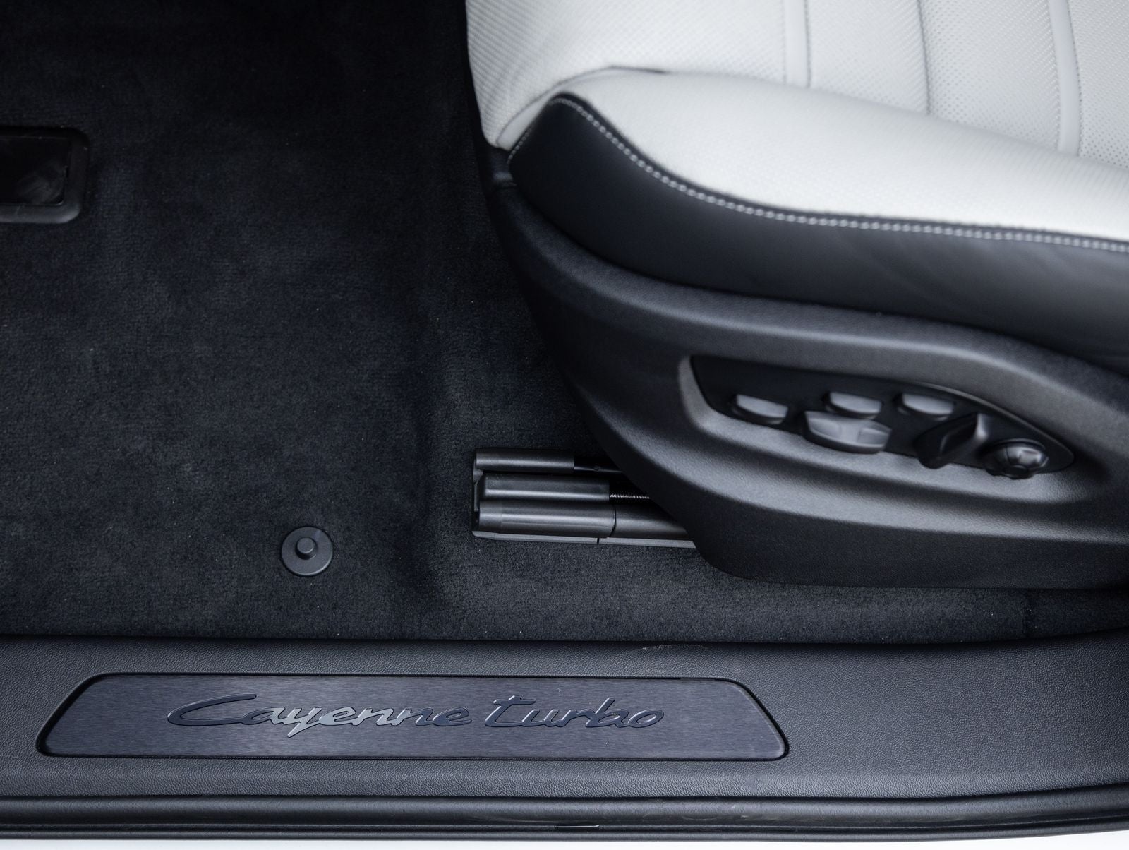 2026 Porsche Cayenne Turbo E-Hybrid