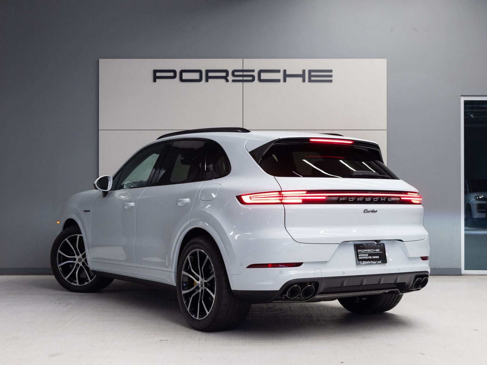 2026 Porsche Cayenne Turbo E-Hybrid