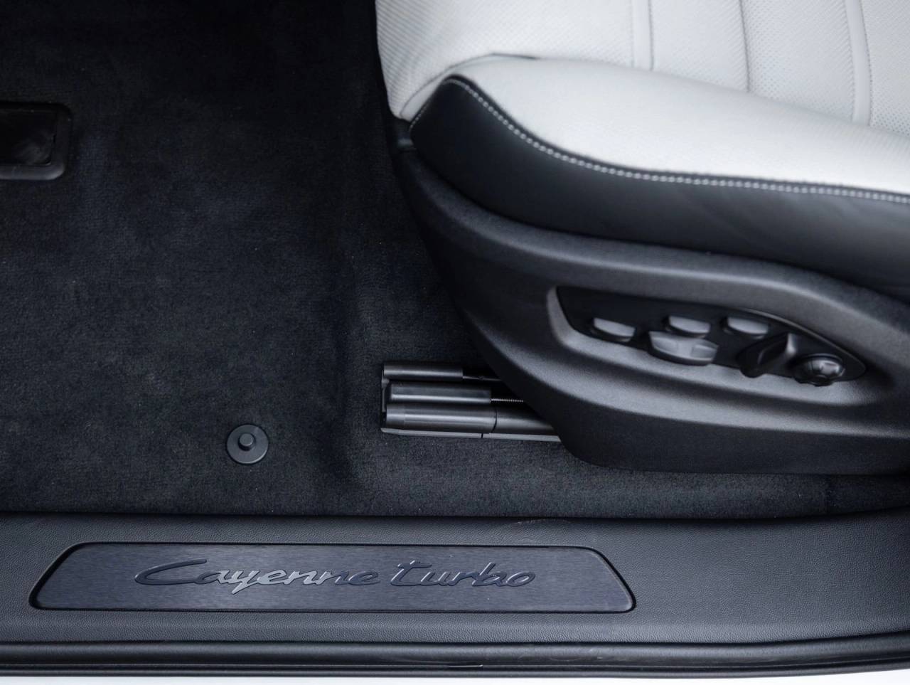 2026 Porsche Cayenne Turbo E-Hybrid