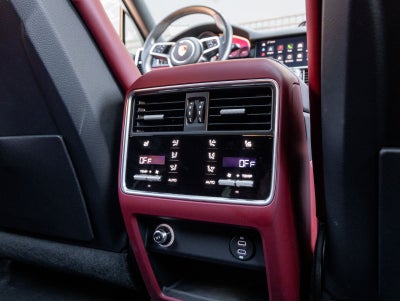 2023 Porsche Cayenne Cayenne Coupe Platinum Edition