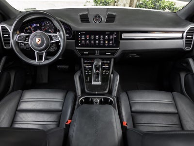 2023 Porsche Cayenne Coupe Platinum Edition