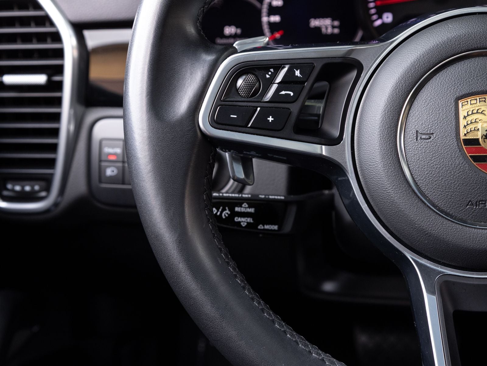 2023 Porsche Cayenne Coupe Platinum Edition