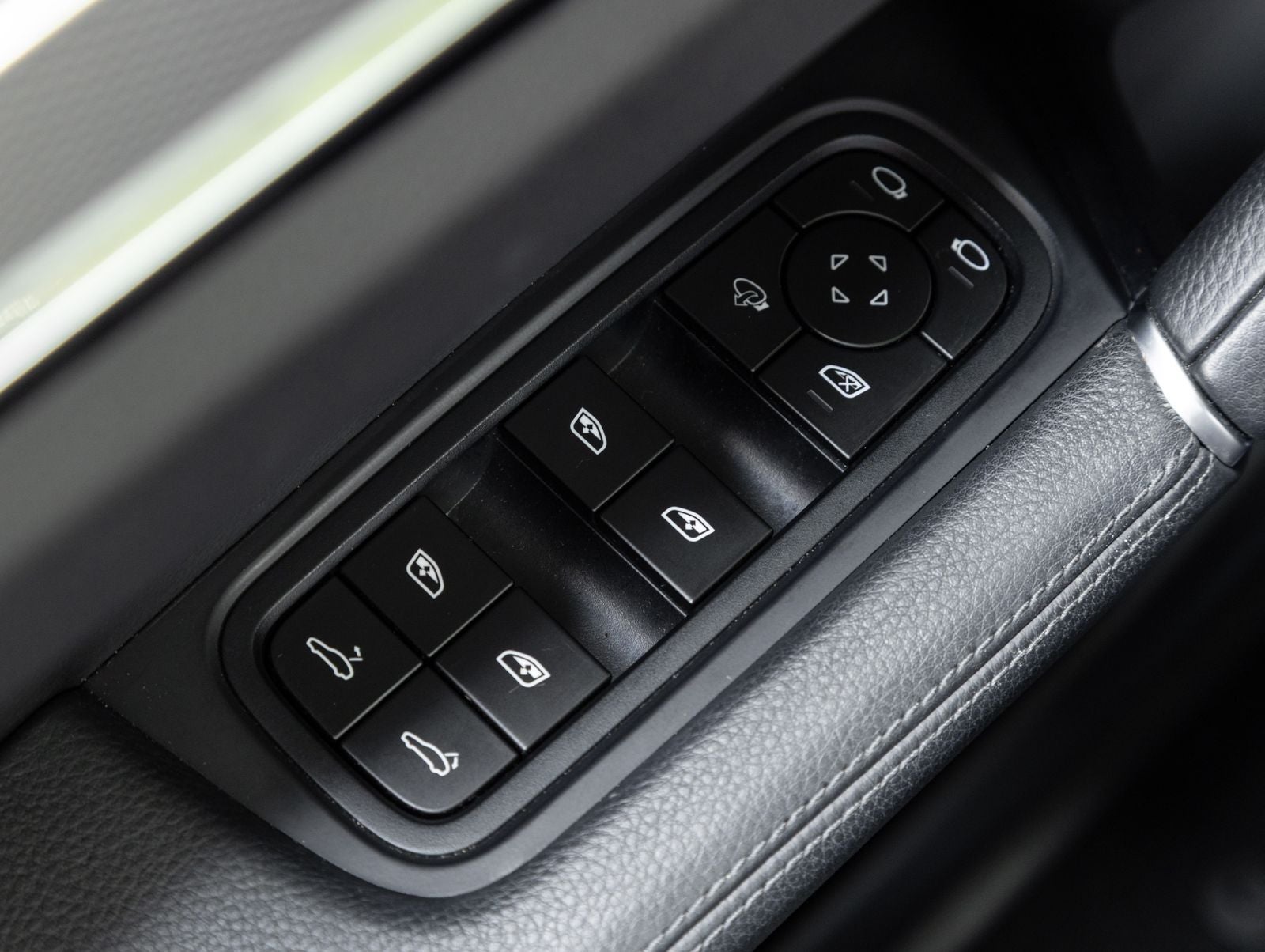 2023 Porsche Cayenne Coupe Platinum Edition