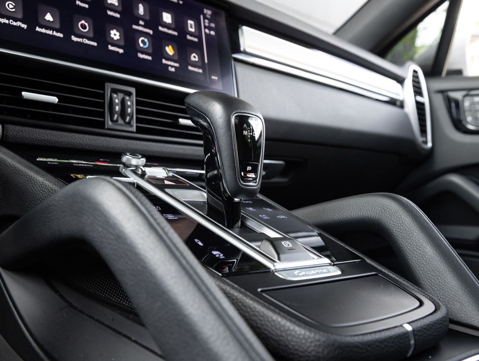 2023 Porsche Cayenne Coupe Platinum Edition